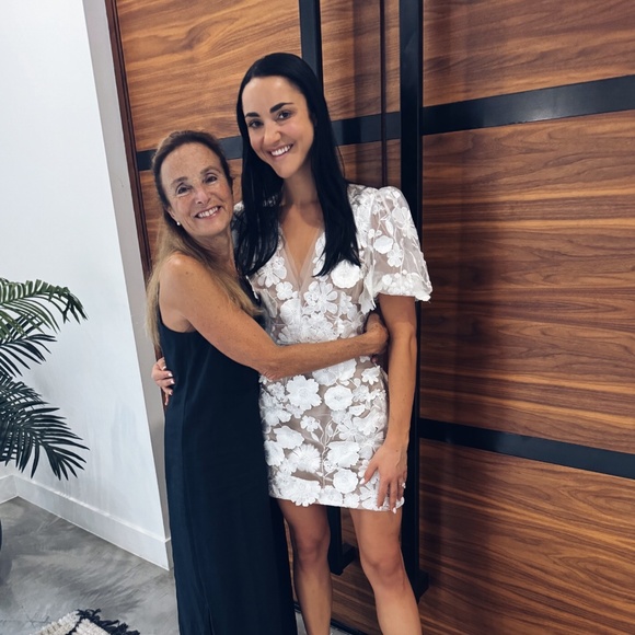 Elliatt Zayla Mini Dress in Ivory & Nude - Picture 3 of 3